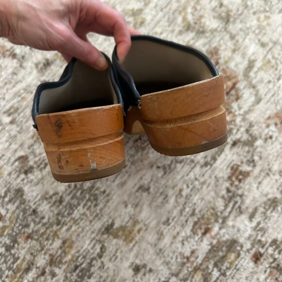 Vintage Navy Blue Clogs (38) - Picture 6 of 8